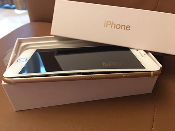 iphone8屏幕漏白光缩略图
