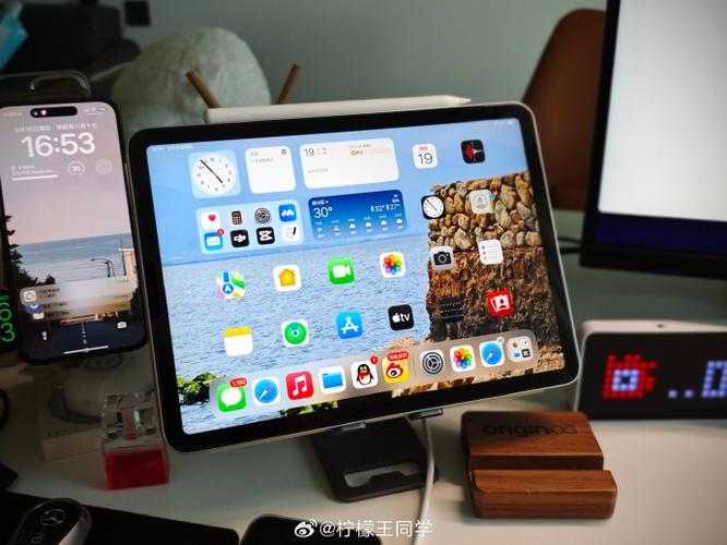 iPad升级最新系统,第2天突然黑屏,中间缩略图
