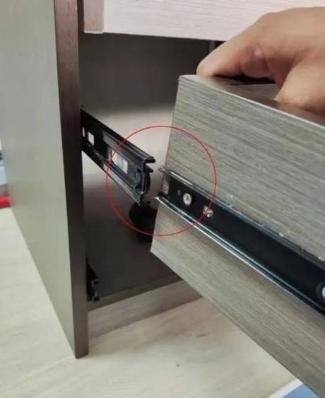 抽屉托底滑轨安装视频缩略图