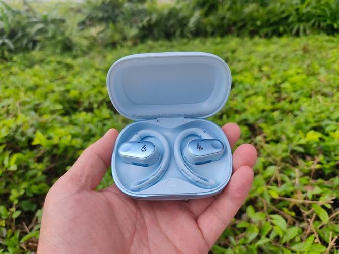 漫步者蓝牙耳机充电红灯闪烁的原因图标