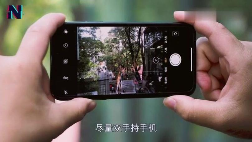 为什么照片拍出来是横着的