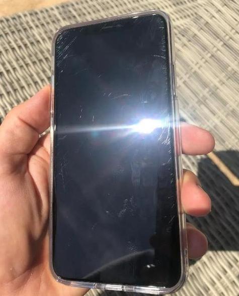 苹果手机屏幕划痕怎么处理游戏截图