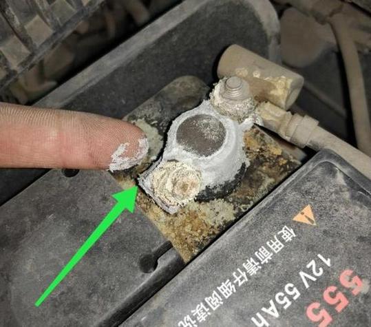电瓶螺丝腐蚀拧不动缩略图