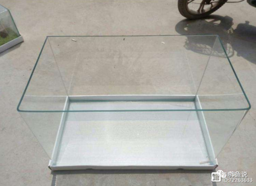 热弯玻璃鱼缸的特点缩略图