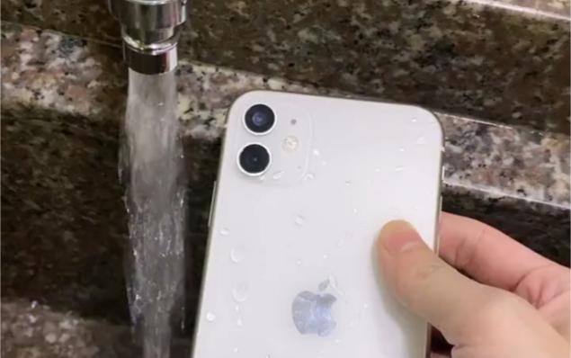苹果11进水了需要维修吗缩略图