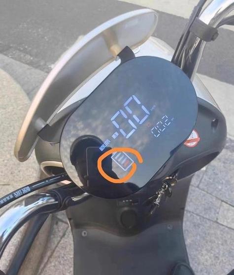 电瓶车电瓶有电显示屏不亮车不走
