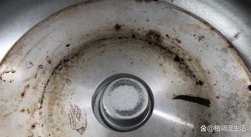 电饭锅内胆烧糊了怎么洗干净