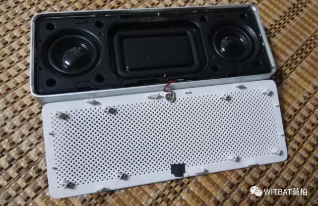 小米方盒子蓝牙音箱2怎么拆