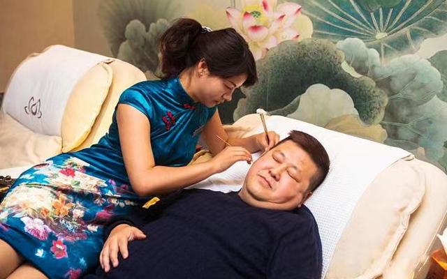 掏耳朵算亲密行为吗图标