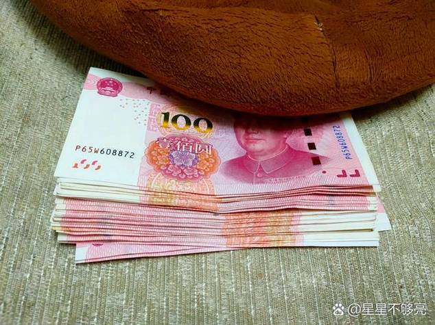 卖衣服的工资一般多少钱一个月
