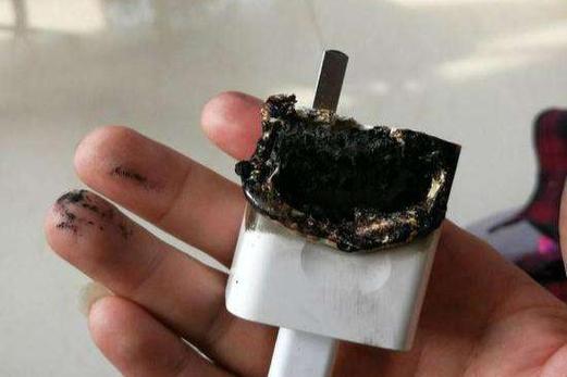 充电器上插头的黑色痕迹怎么去除图标