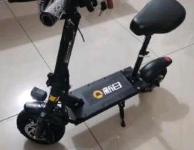 折叠电动滑板车怎么锁图标