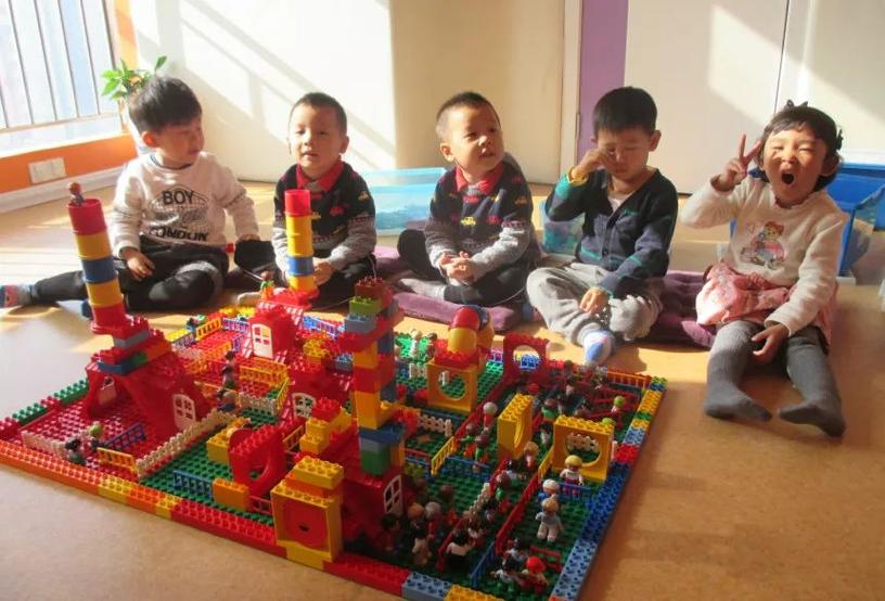 男孩子学乐高有什么好处图标
