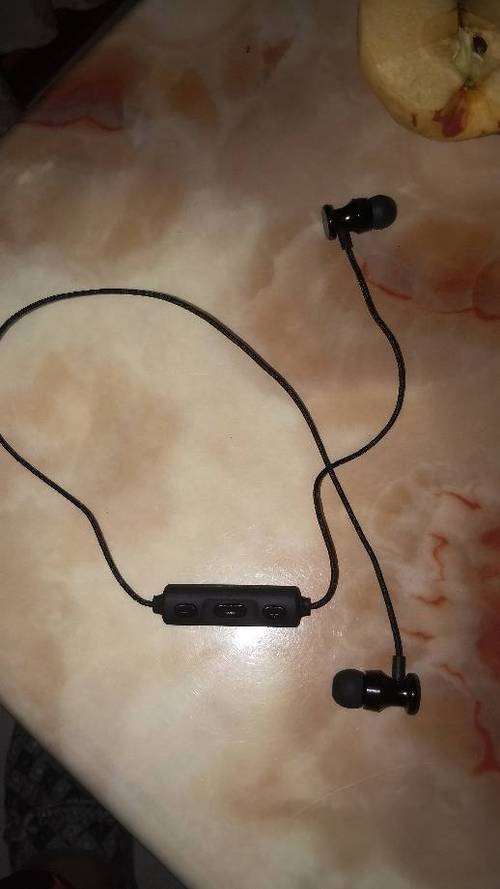 蓝牙耳机按键没反应不闪灯缩略图