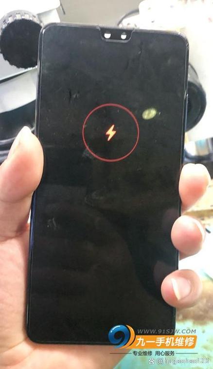 华为手机充不进去电但是显示在充电图标