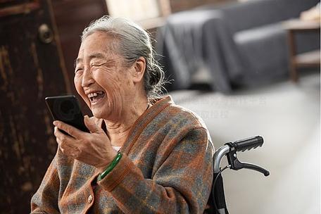 老人机来电报号和姓名怎么设置