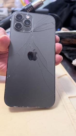 手机玻璃后盖裂了怎么修复游戏截图