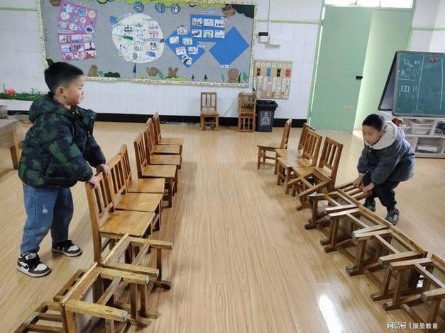 幼儿园椅子游戏玩法缩略图