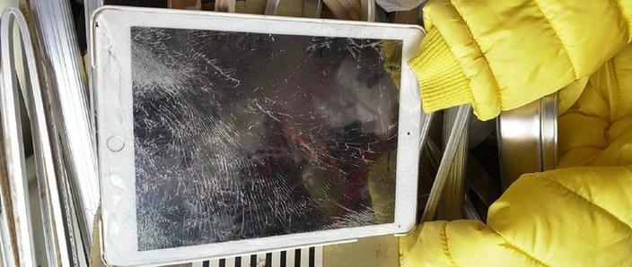 ipad2018突然黑屏转圈缩略图