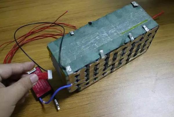 怎样组装锂电池组视频图标
