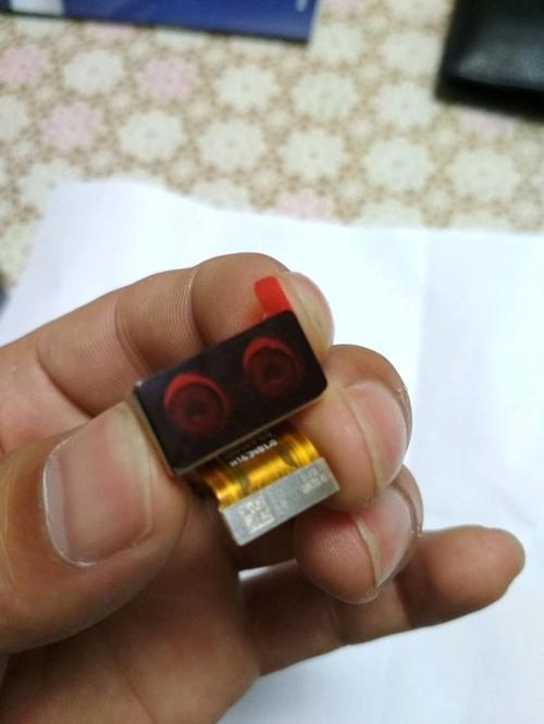 华为p9plus后置摄像头模糊缩略图