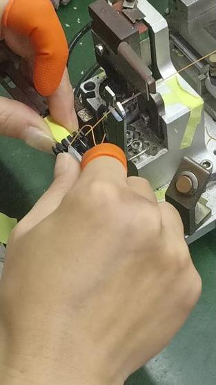 电子厂手工绕线绕3圈教学视频图标