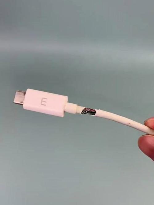 苹果数据线坏了可以修吗游戏截图