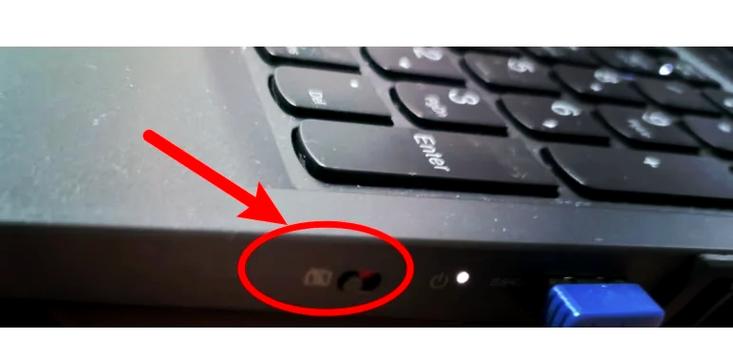 联想前置摄像头为什么有红点在闪缩略图