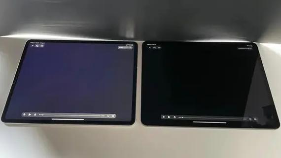 ipadpro11突然黑屏转圈图标