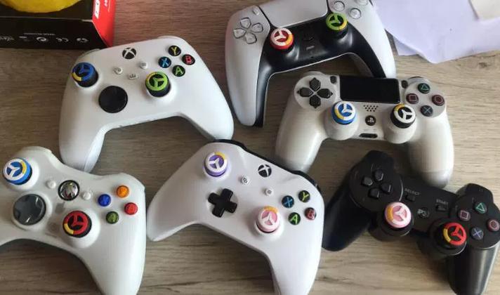 ps4手柄一直亮黄灯缩略图