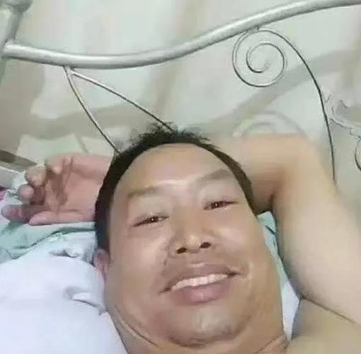 躺着表情包游戏截图