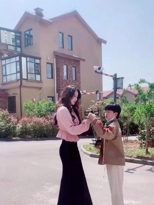 女儿是妈妈的铠甲和软肋