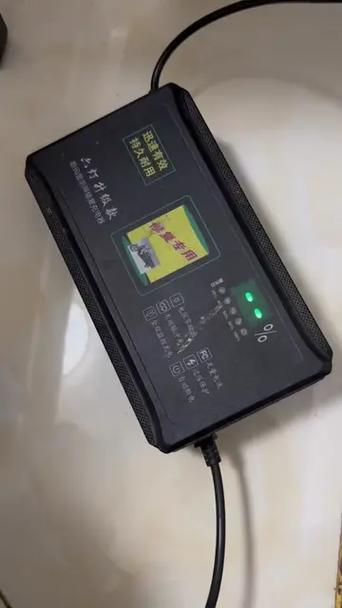 电动三轮车充电器坏了怎样维修
