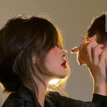 高冷情头一男冷酷一女御姐缩略图