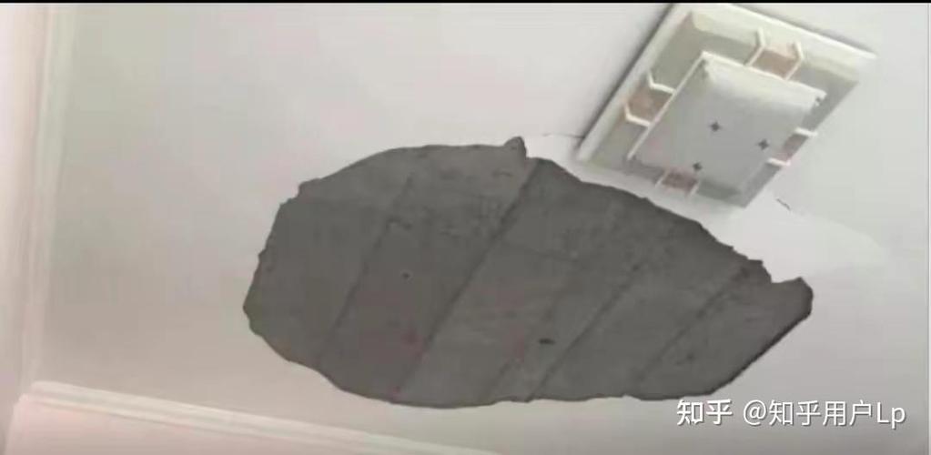 天花板掉下来预示着什么缩略图