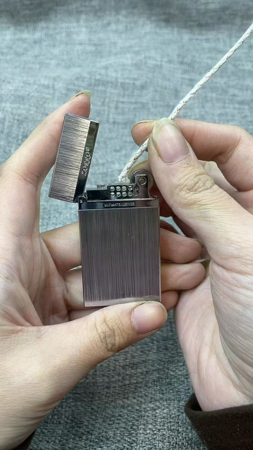 朗声打火机换火石图解缩略图