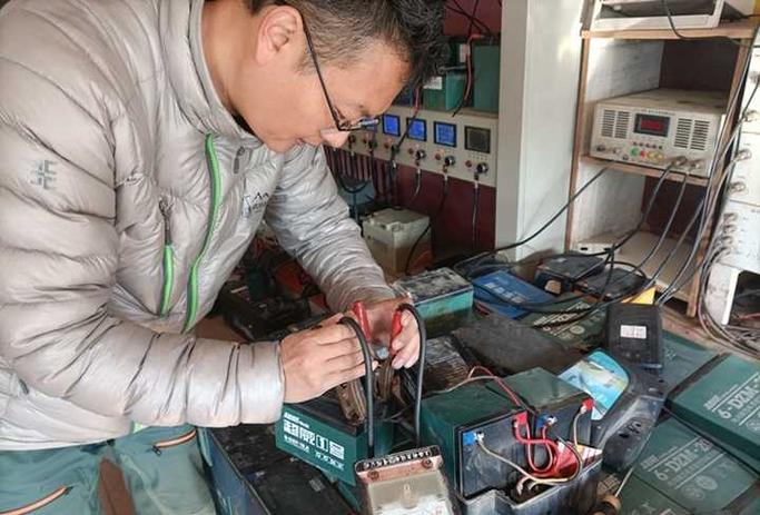 vivo手机一直显示充电但是充不进去图标