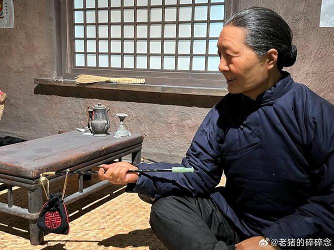 东北大坑妈妈和亲家公的背景故事
