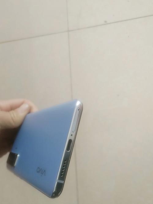 vivox50手机卡槽在哪里