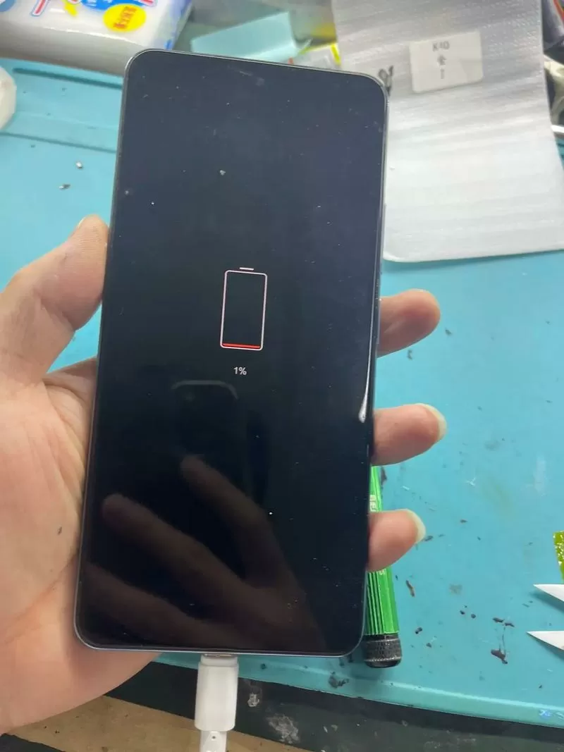 k40突然黑屏开不了机,充电也没反应缩略图